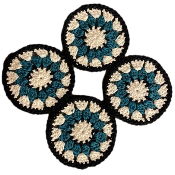 4 Crochet Coasters Hand Crafted - Set of 4 - 100% Cotton - Made by Seller - Picture 5 of 10